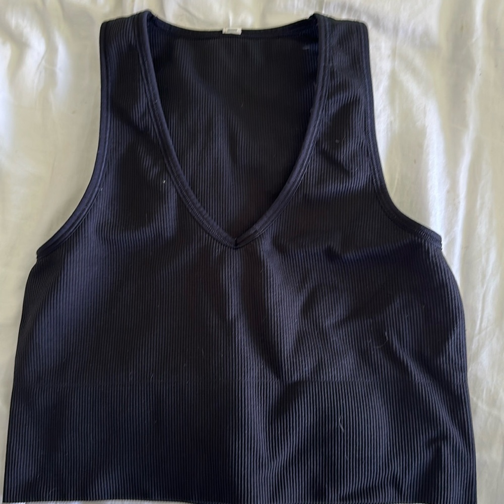 Black ribbed tank